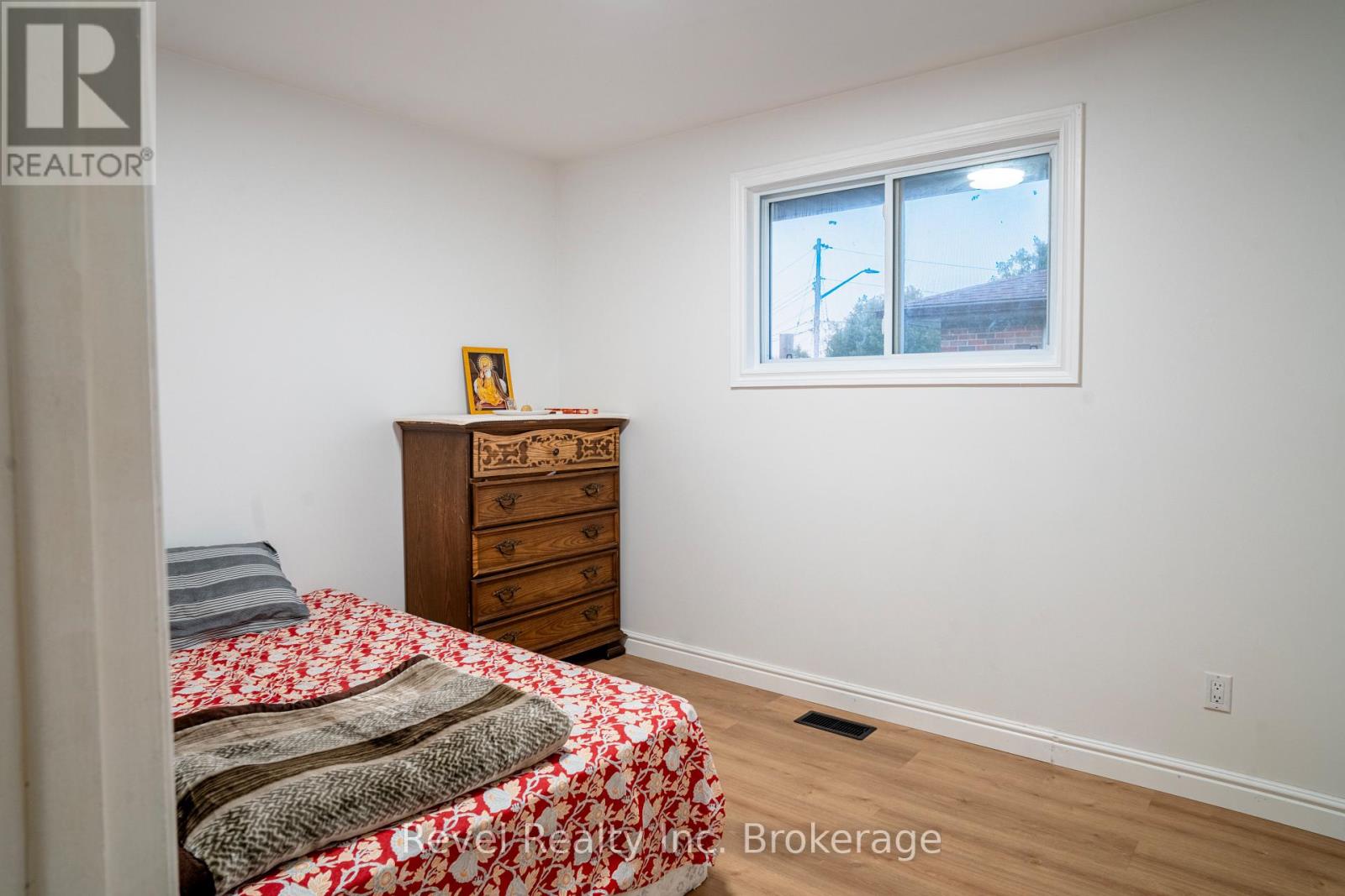 12 NIGHTINGALE DRIVE photo 10