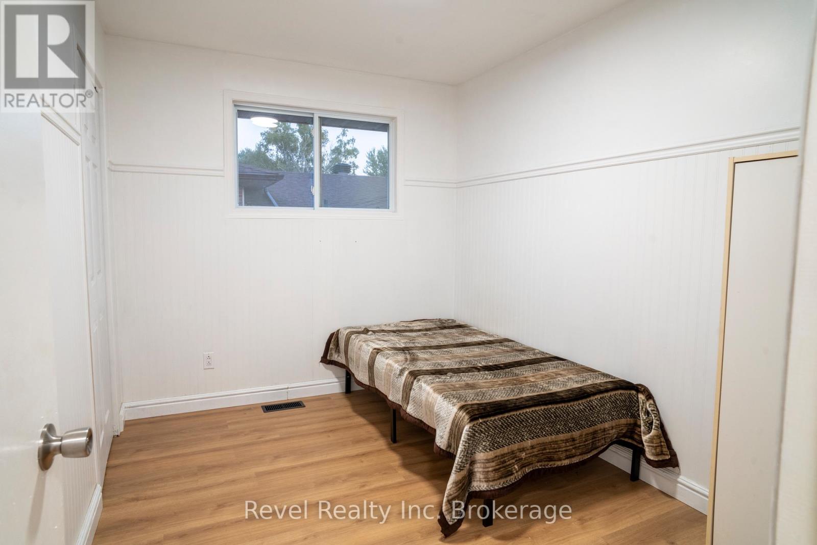 12 NIGHTINGALE DRIVE photo 14