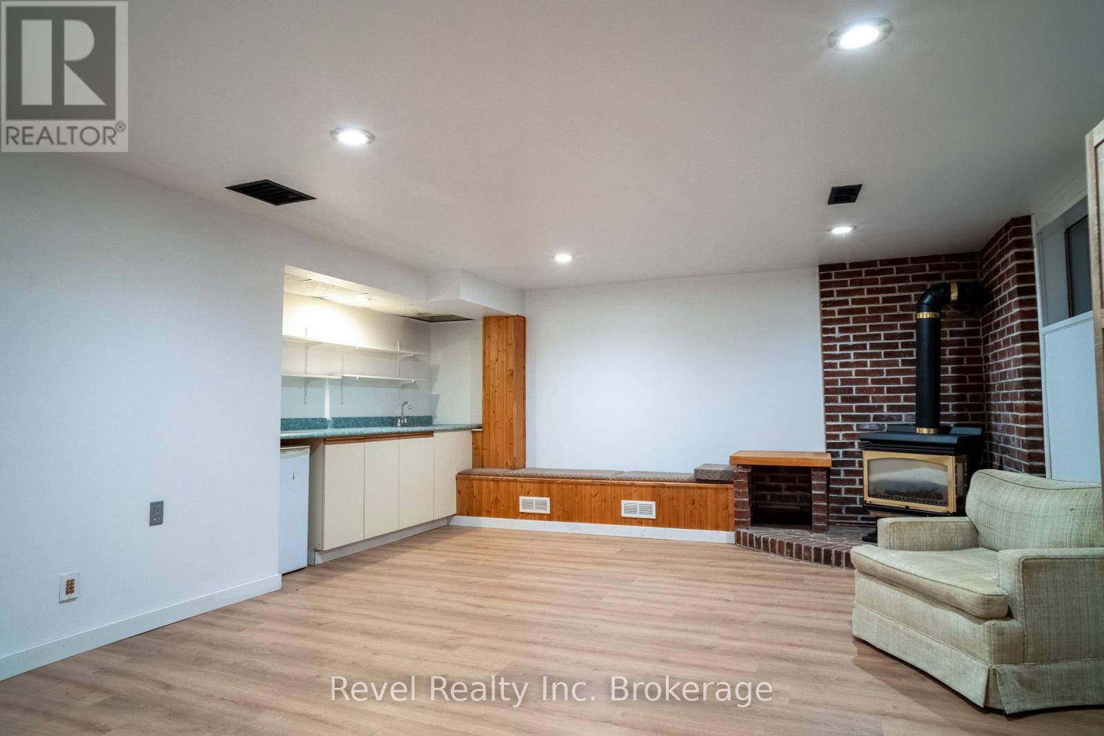 12 NIGHTINGALE DRIVE photo 21
