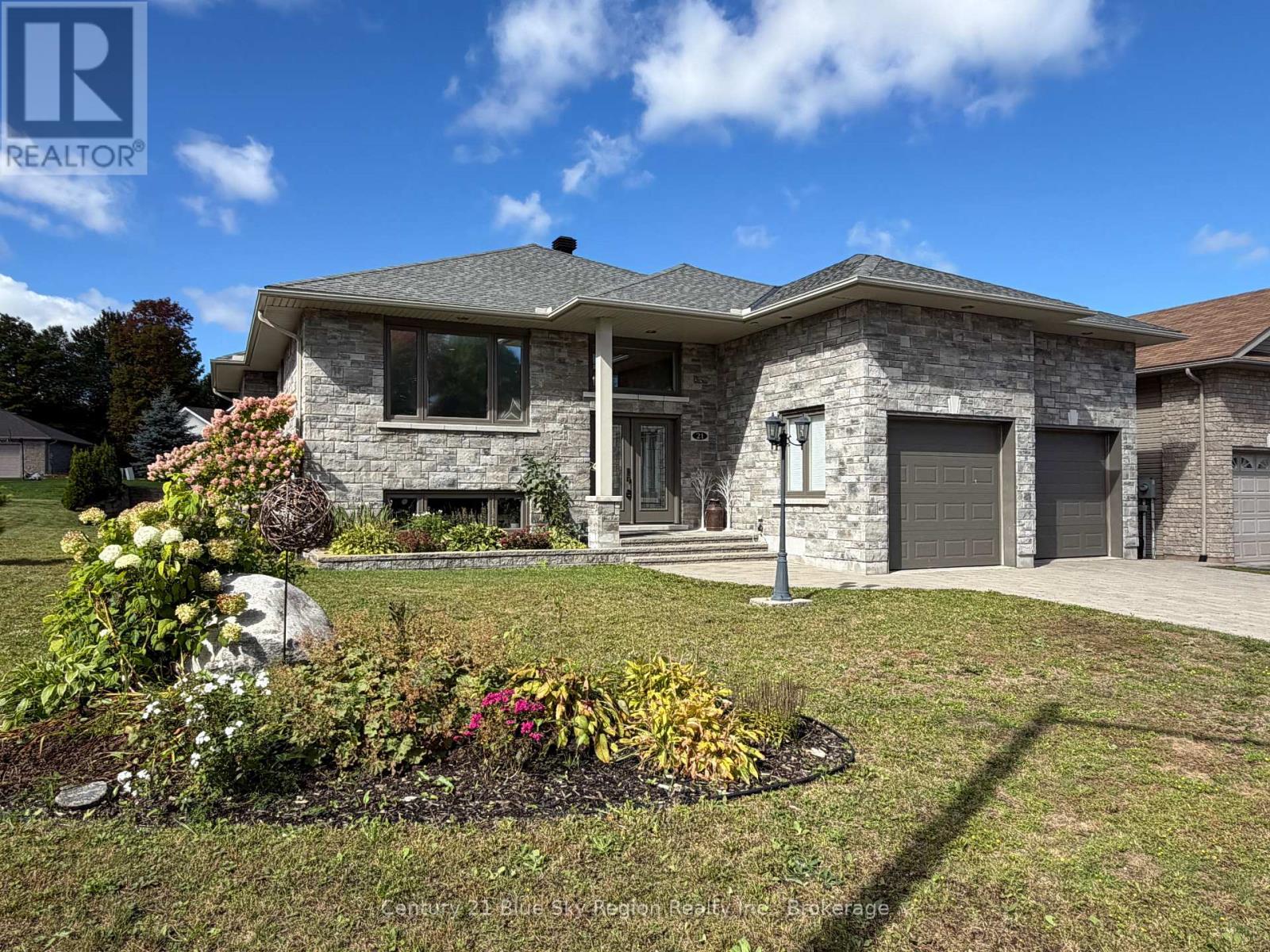 21 SUGARBUSH STREET, North Bay, Ontario