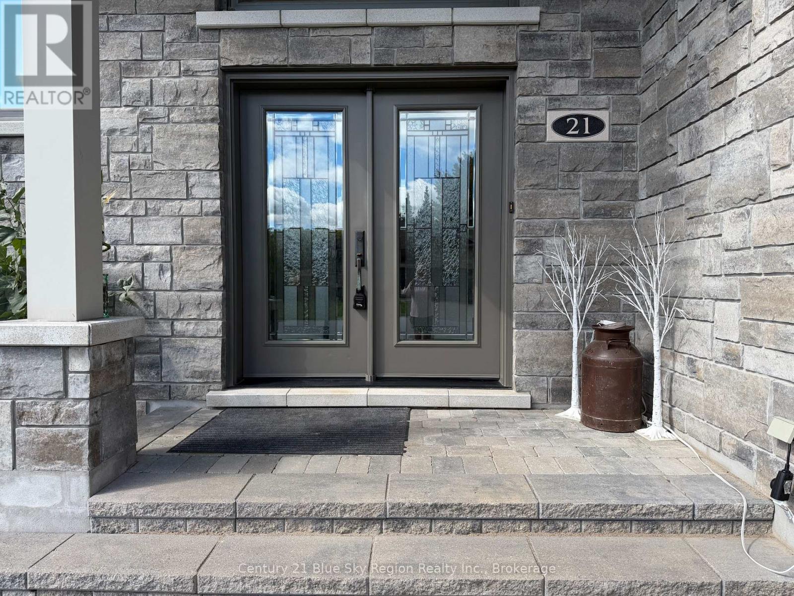 21 Sugarbush Street, North Bay, Ontario  P1C 0A4 - Photo 2 - X13793464