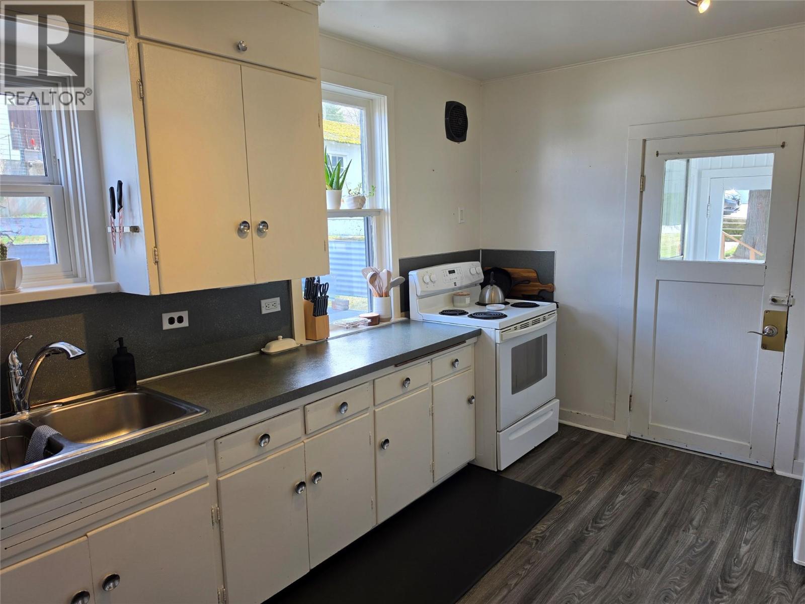 804 Eighth Street, Nelson, British Columbia V1L 3B1 - Photo 5 - 10400972