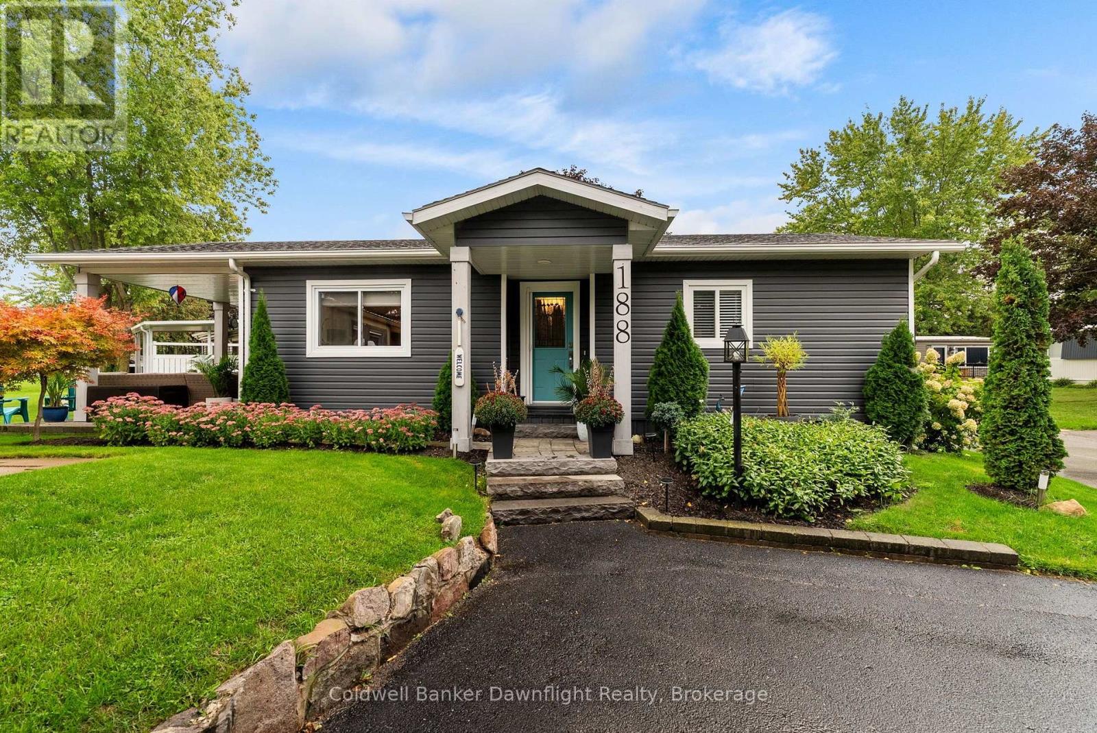 188 Pebble Beach Parkway, South Huron, Ontario  N0M 1T0 - Photo 2 - X13793362