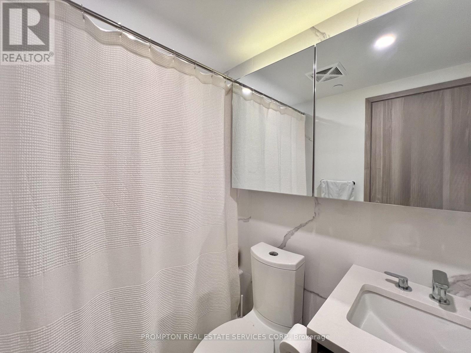 2903 - 3 Concord Cityplace Way, Toronto, Ontario  M5V 0X4 - Photo 10 - C13793222