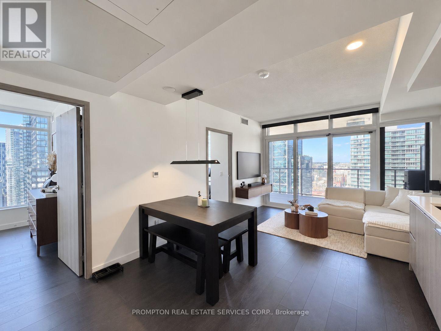 2903 - 3 Concord Cityplace Way, Toronto, Ontario  M5V 0X4 - Photo 2 - C13793222