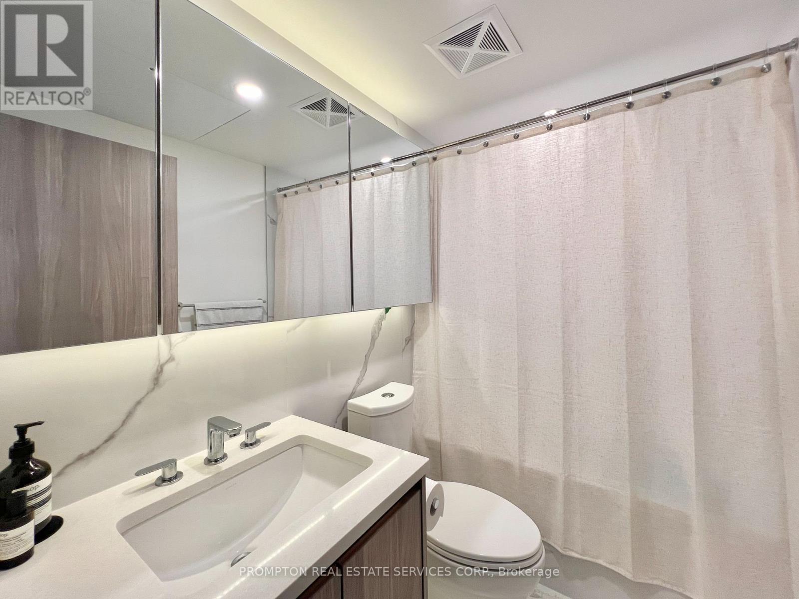 2903 - 3 Concord Cityplace Way, Toronto, Ontario  M5V 0X4 - Photo 21 - C13793222