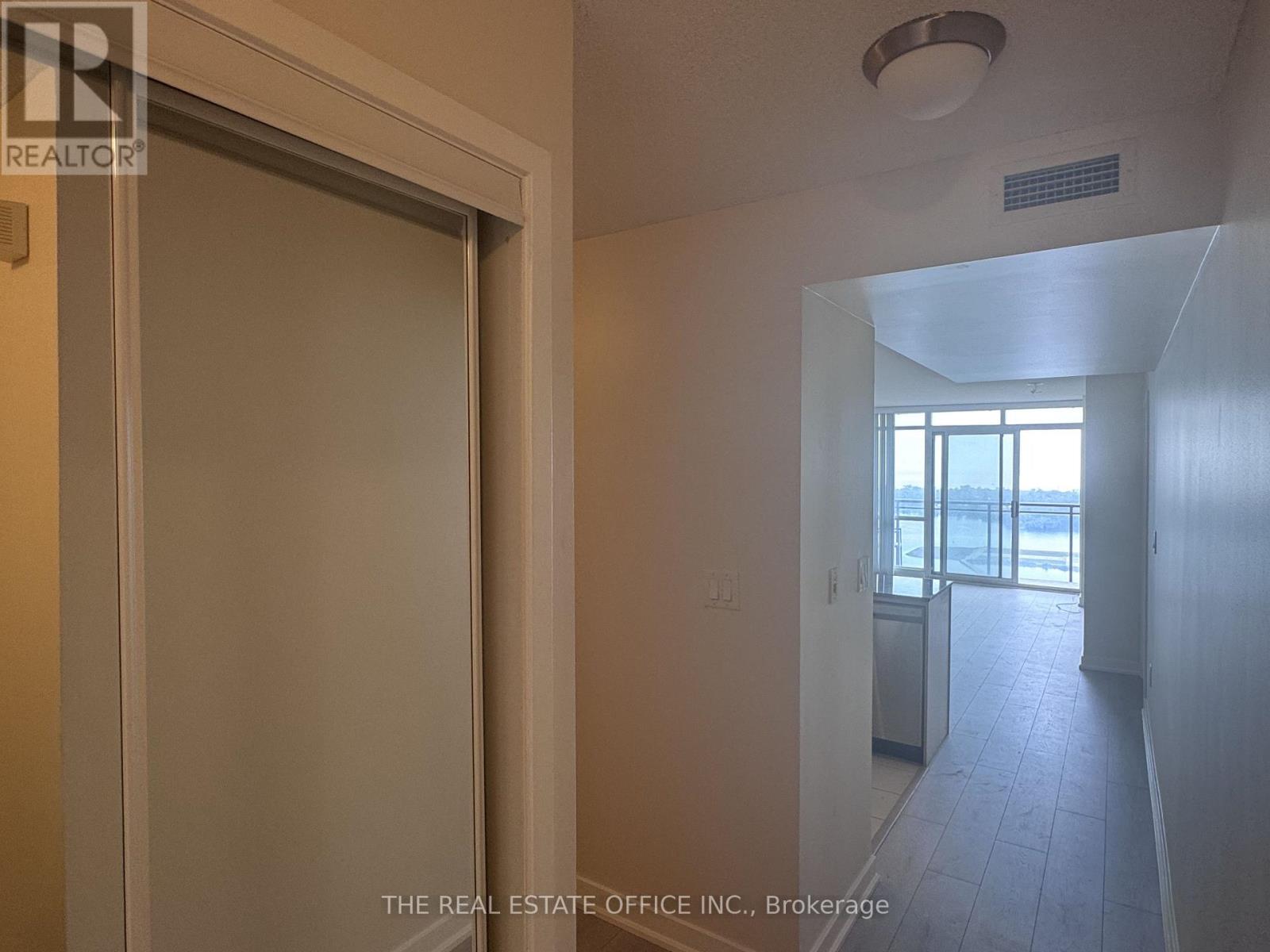 4712 - 11 Brunel Court, Toronto, Ontario  M5V 3Y3 - Photo 2 - C13793226