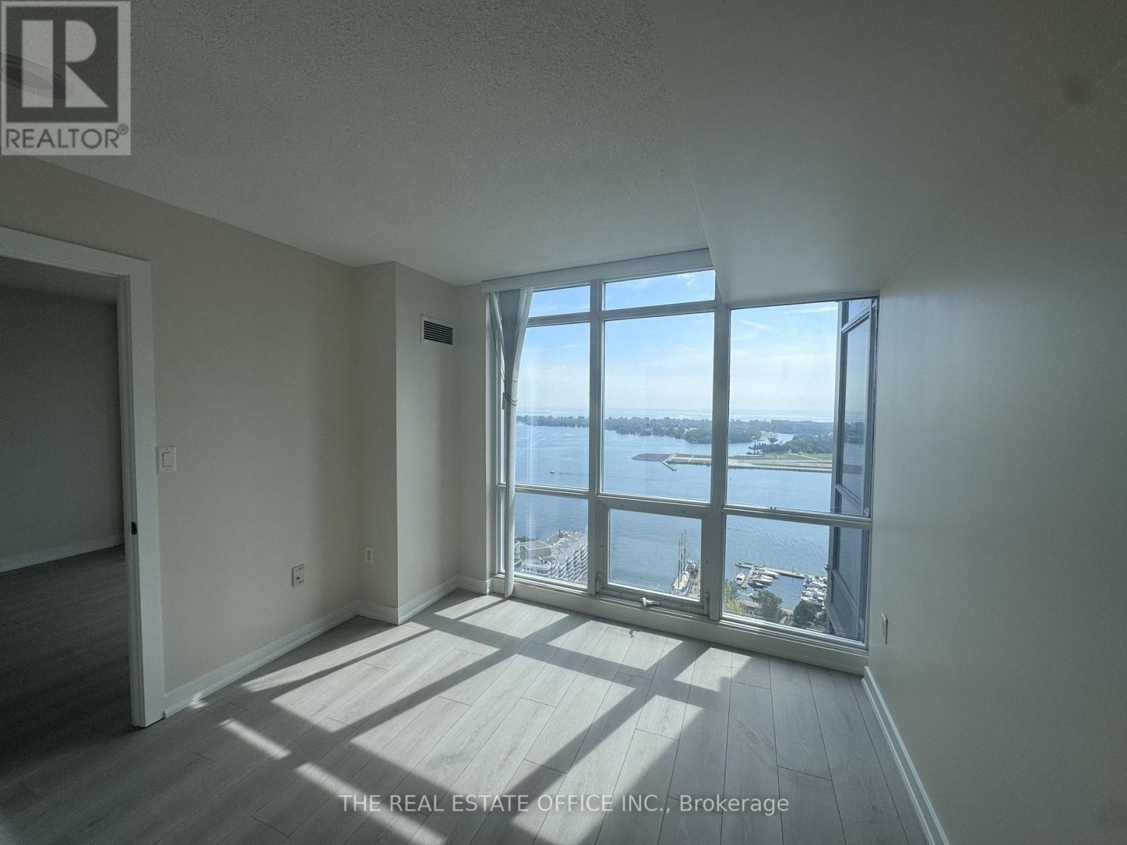 4712 - 11 Brunel Court, Toronto, Ontario  M5V 3Y3 - Photo 8 - C13793226