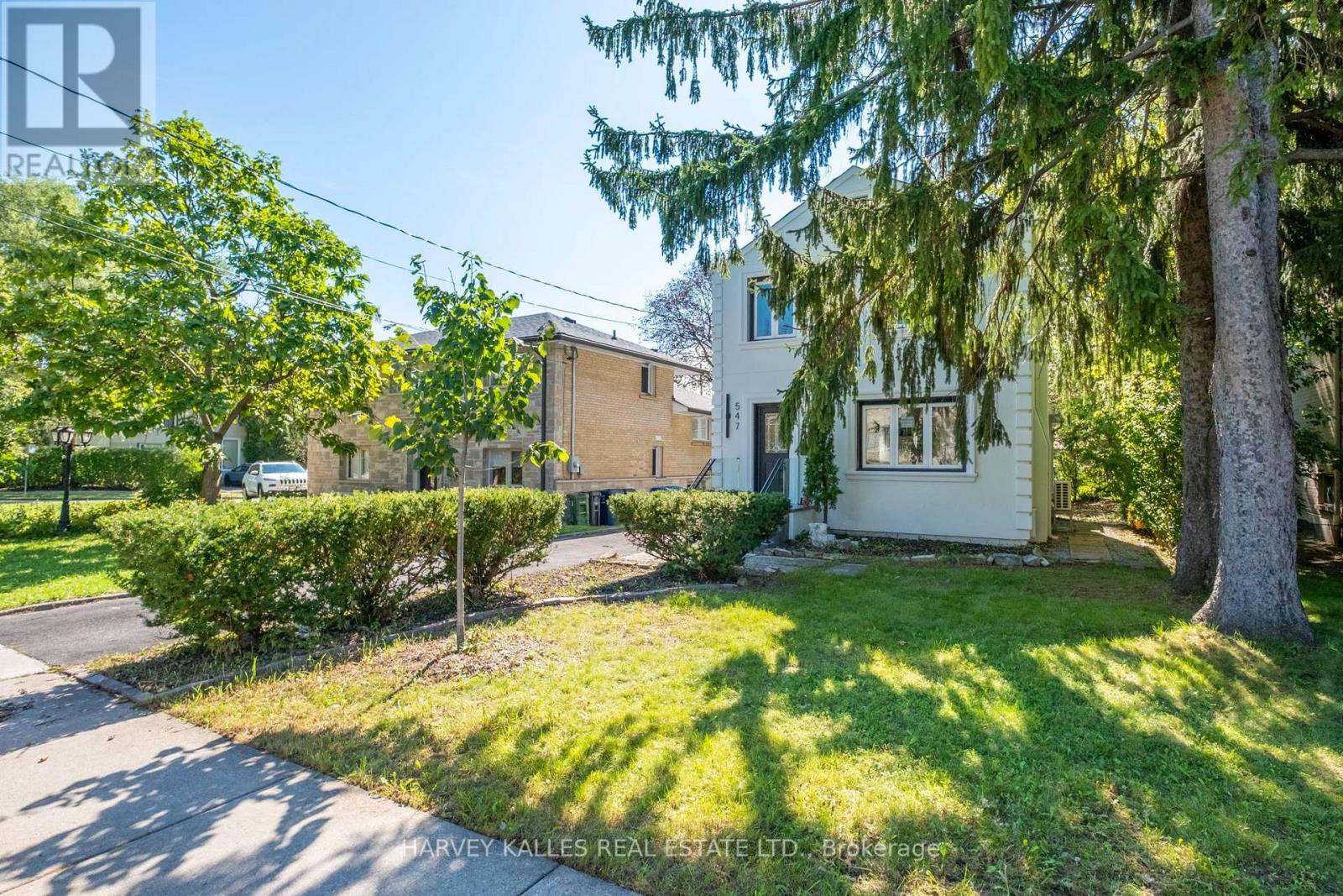 547 Melrose Avenue, Toronto, Ontario  M5M 2A4 - Photo 2 - C13793344