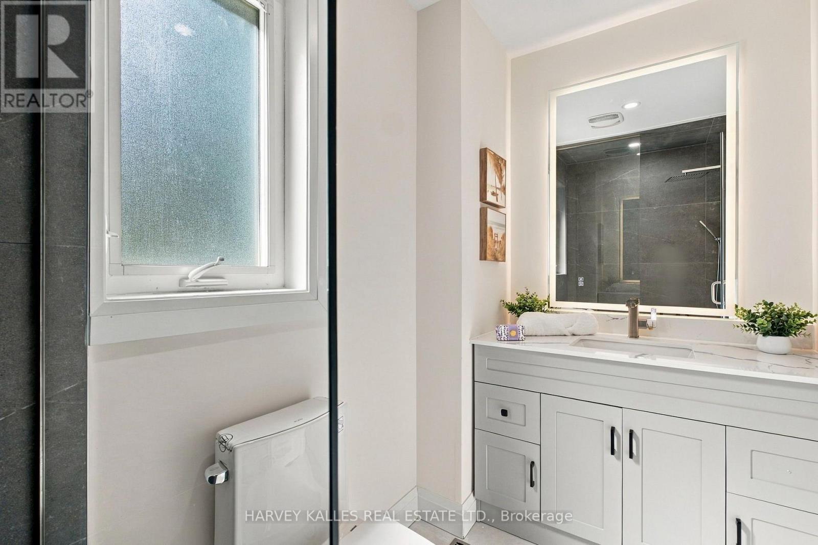 547 Melrose Avenue, Toronto, Ontario  M5M 2A4 - Photo 25 - C13793344