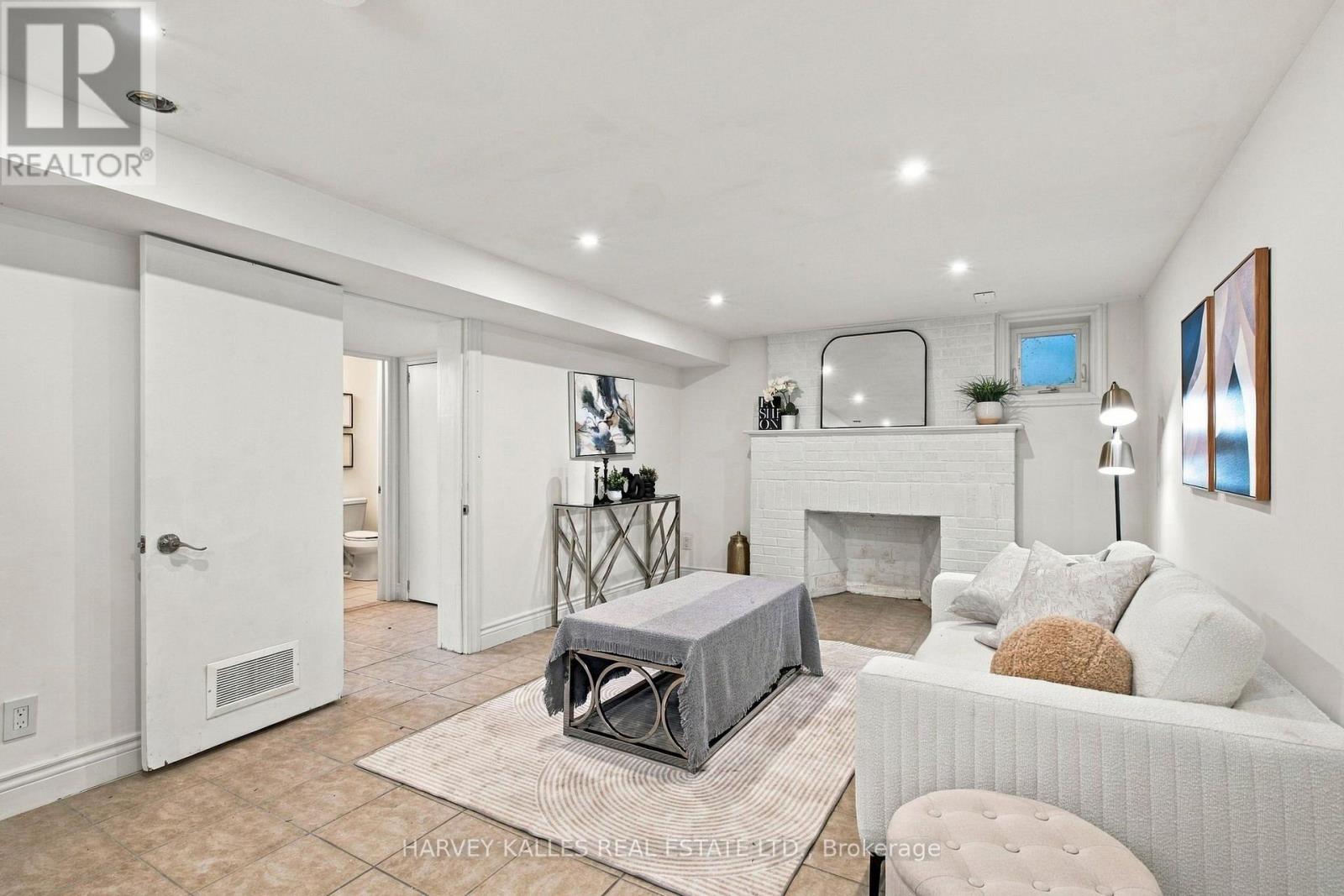 547 Melrose Avenue, Toronto, Ontario  M5M 2A4 - Photo 27 - C13793344