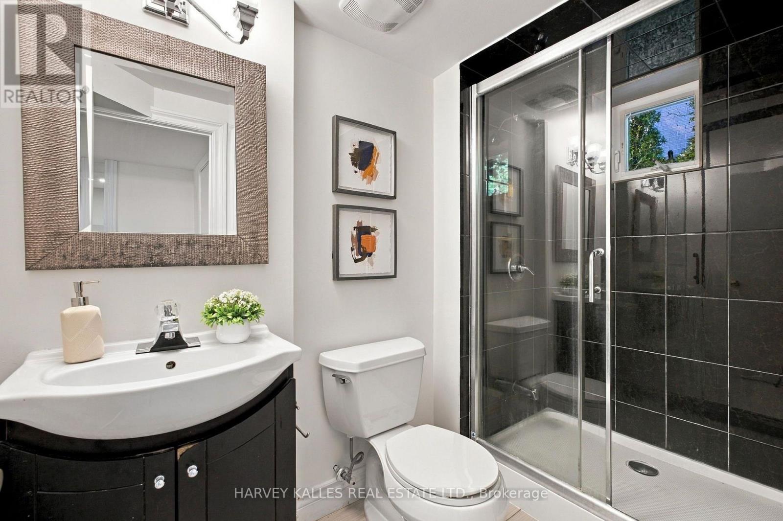 547 Melrose Avenue, Toronto, Ontario  M5M 2A4 - Photo 33 - C13793344