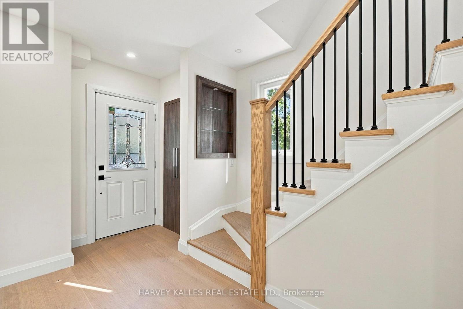 547 Melrose Avenue, Toronto, Ontario  M5M 2A4 - Photo 4 - C13793344