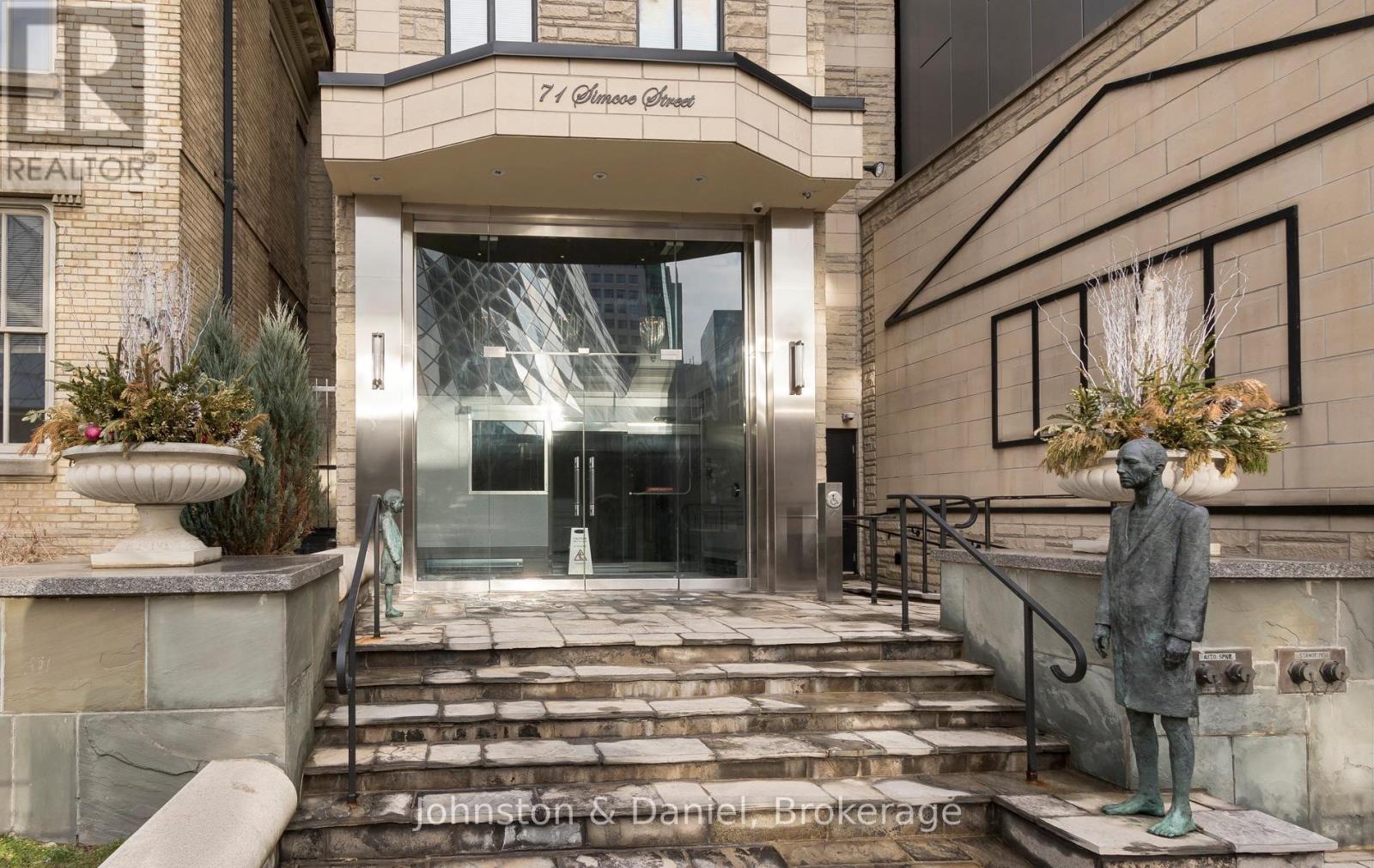 2601 - 71 SIMCOE STREET Toronto (Bay Street Corridor) Ontario Canada M5J2S9 3