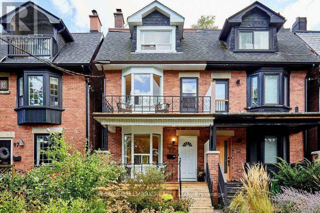 95 BROWNING AVENUE, Toronto, Ontario