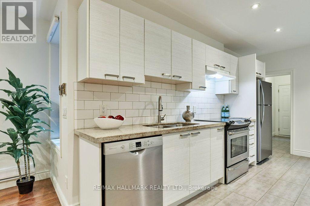 95 Browning Avenue, Toronto, Ontario  M4K 1W2 - Photo 8 - E13793284