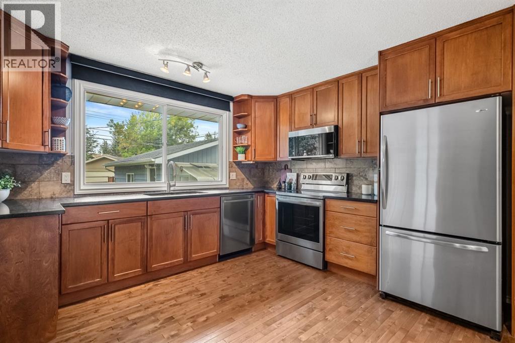 839 Lake Twintree Crescent SE photo 14