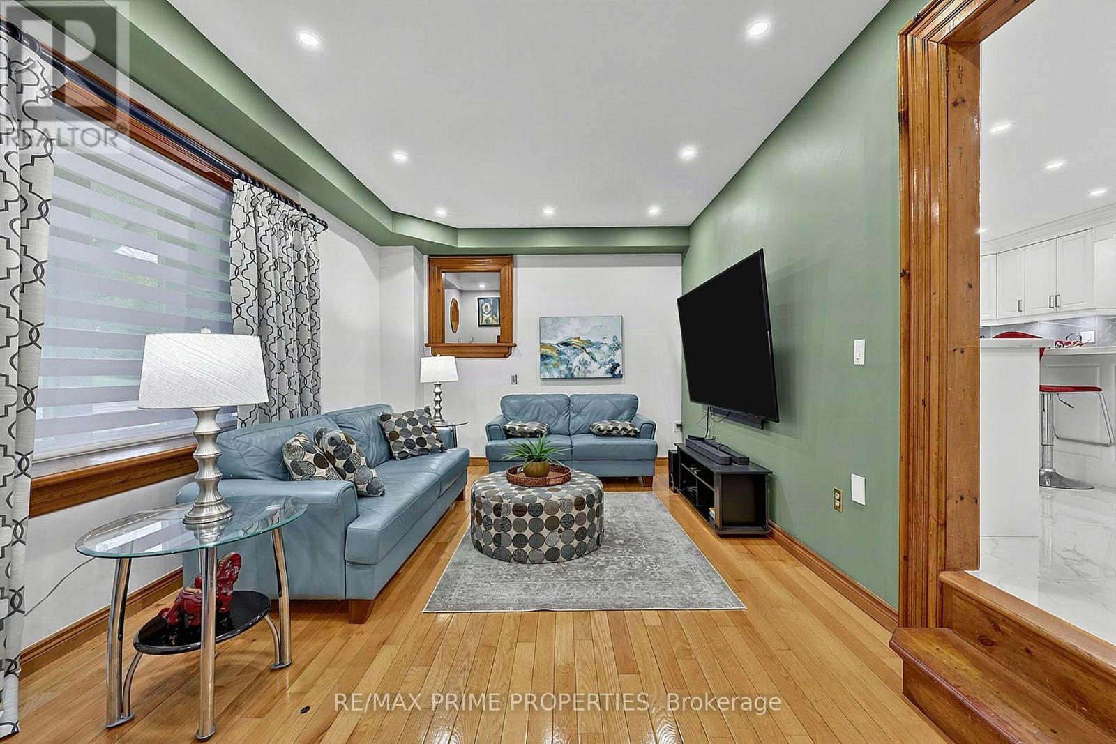 20369 Centre Street, East Gwillimbury, Ontario  L0G 1M0 - Photo 16 - N13793320