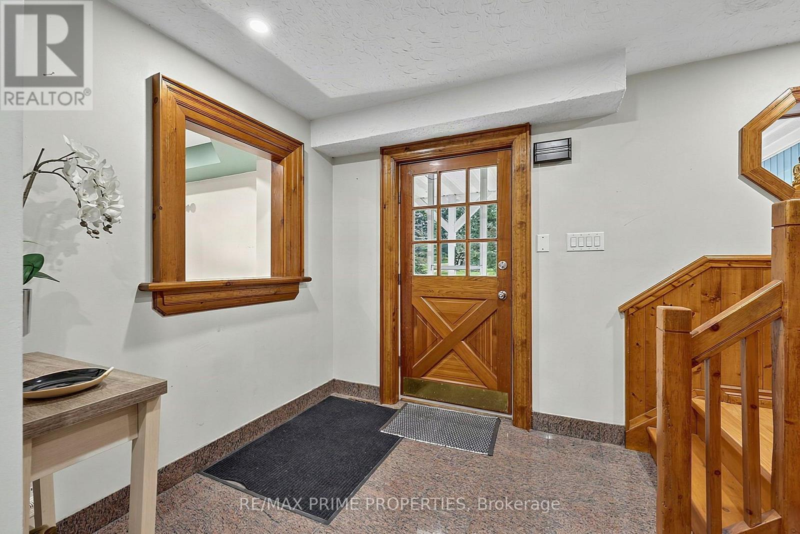 20369 Centre Street, East Gwillimbury, Ontario  L0G 1M0 - Photo 5 - N13793320