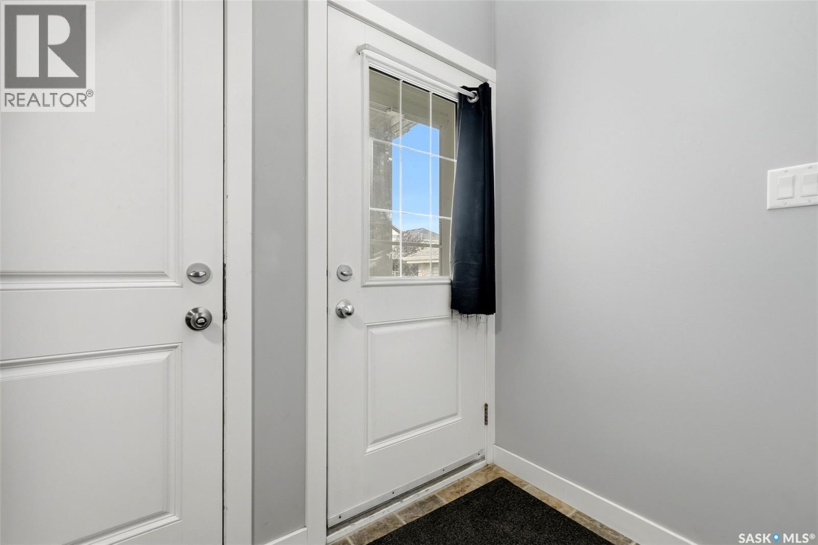 2817 Elgaard Drive, Regina, Saskatchewan  S4X 0M4 - Photo 3 - SK048662