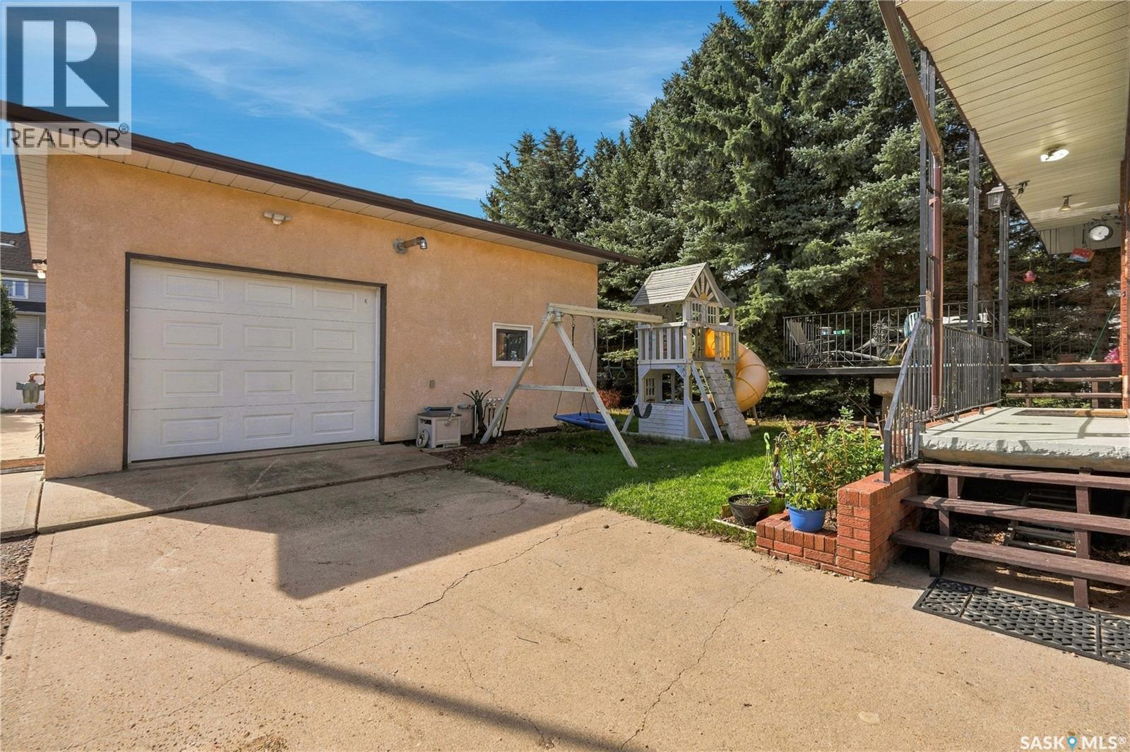 250 3rd Avenue E, Gravelbourg, Saskatchewan  S0H 1X0 - Photo 41 - SK048603