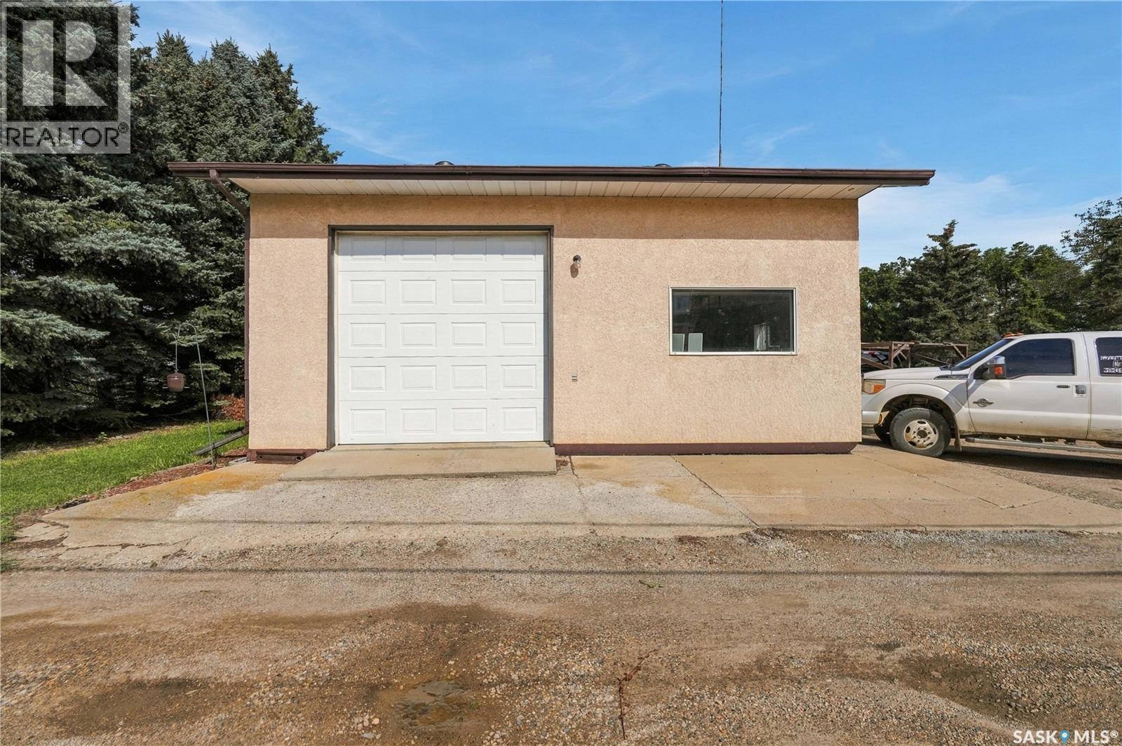 250 3rd Avenue E, Gravelbourg, Saskatchewan  S0H 1X0 - Photo 49 - SK048603
