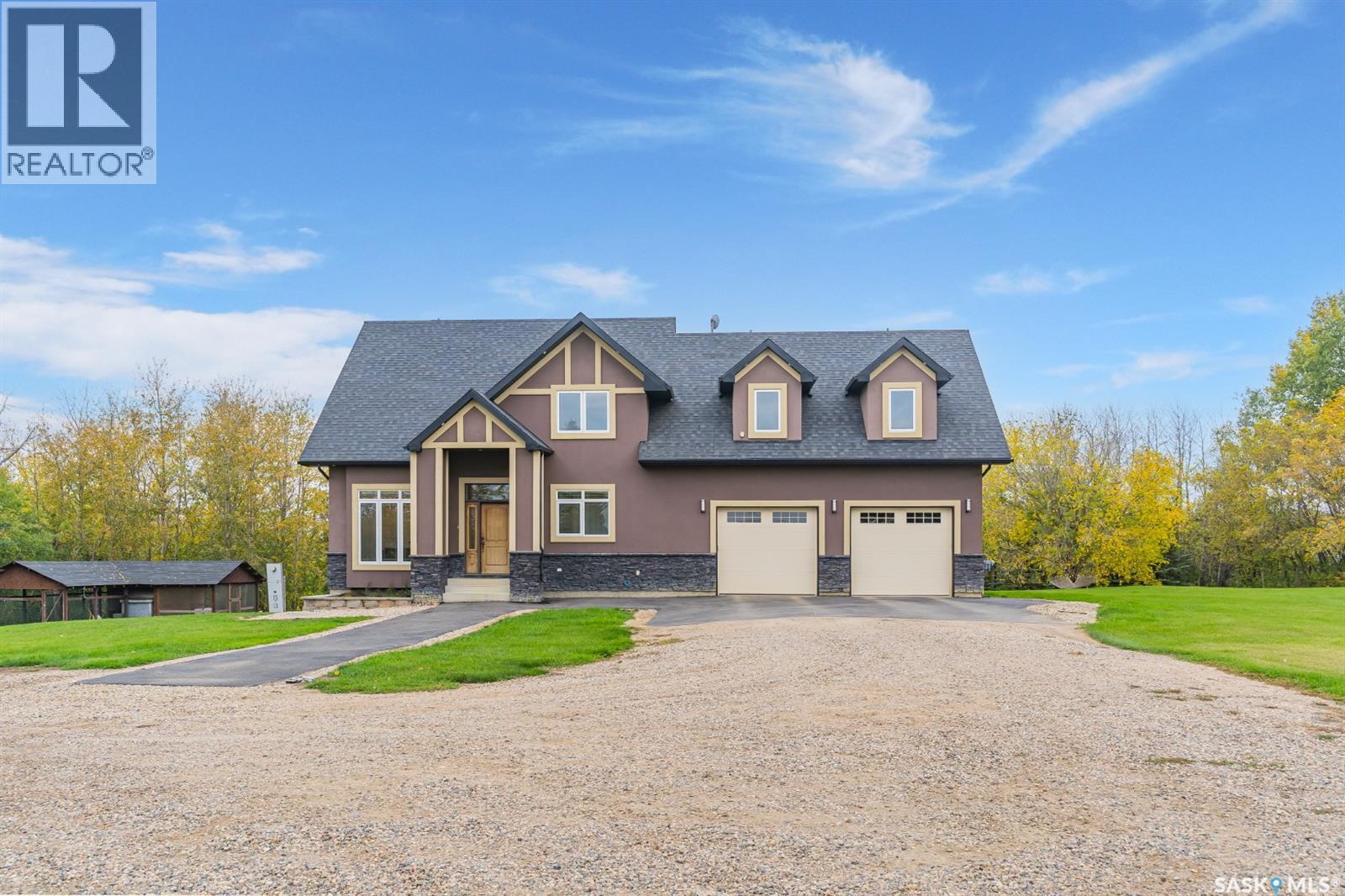 4.25 Acre Gruenthal Private Estate, Rosthern Rm No. 403, Saskatchewan  S0K 3R0 - Photo 2 - SK048392