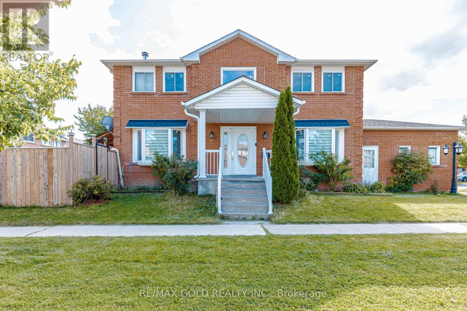 4 HORSHAM STREET, Brampton, Ontario