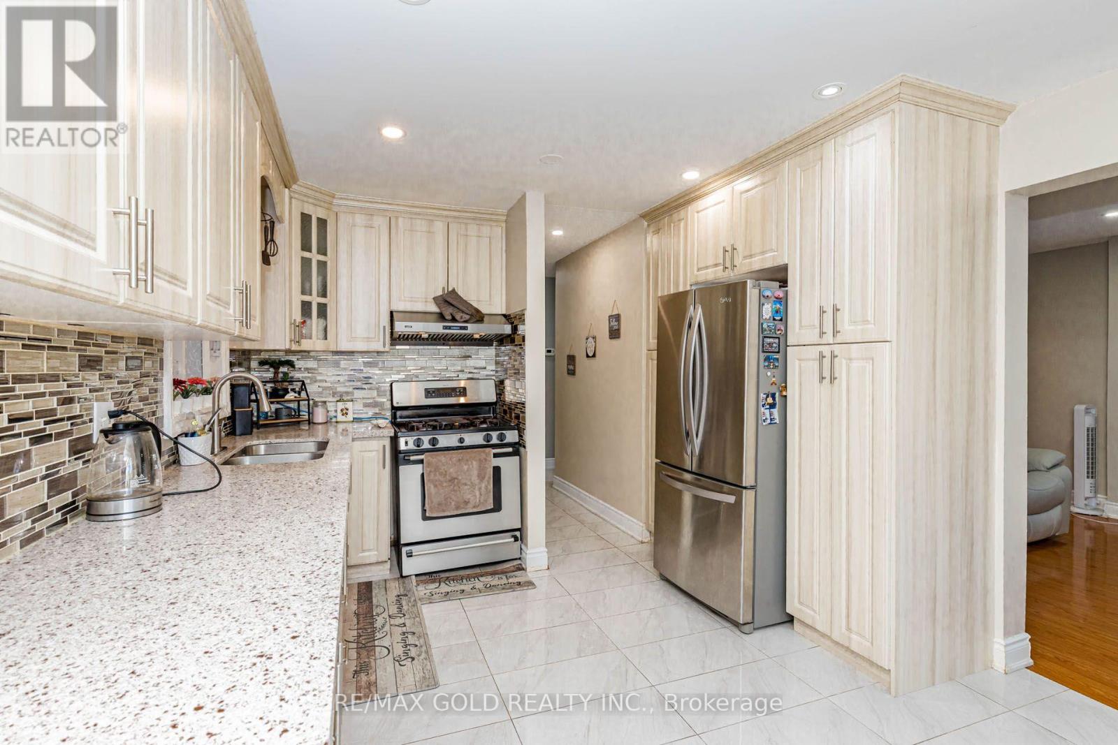 4 Horsham Street, Brampton, Ontario  L6X 3R5 - Photo 19 - W13793276