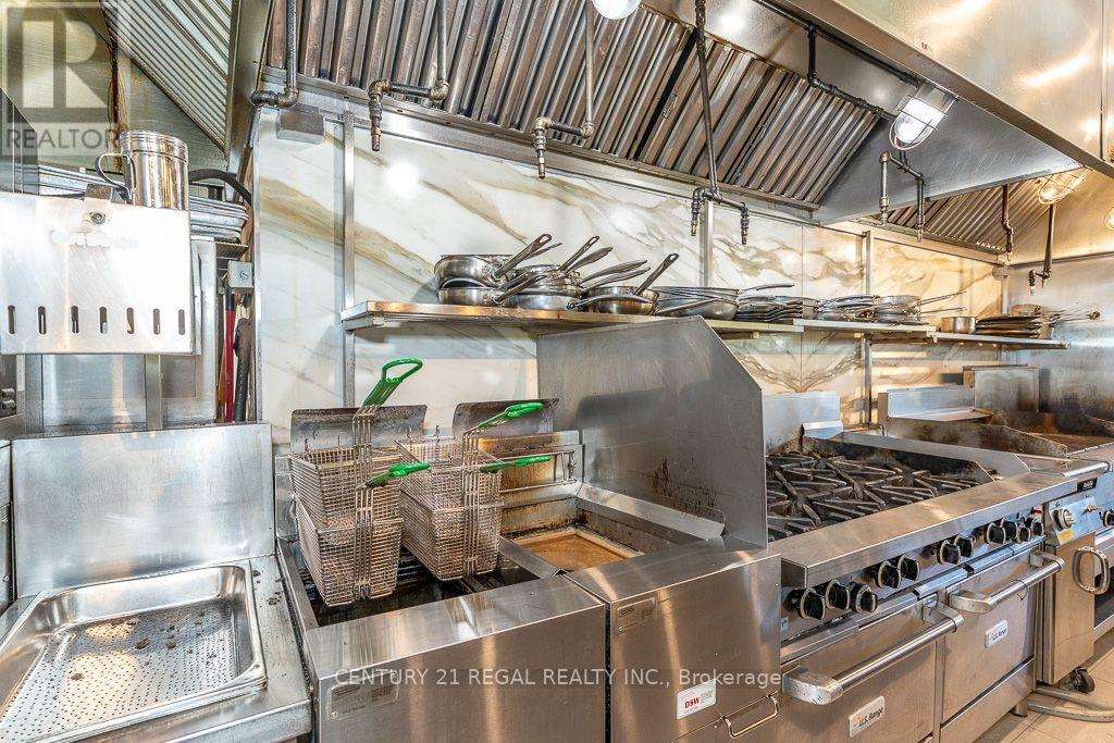 1 - 1444 Dupont Street, Toronto, Ontario  M6P 4H3 - Photo 11 - W13793378