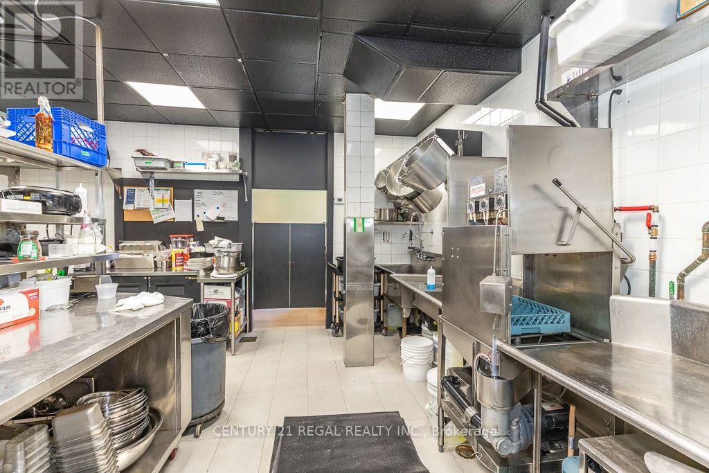 1 - 1444 Dupont Street, Toronto, Ontario  M6P 4H3 - Photo 6 - W13793378