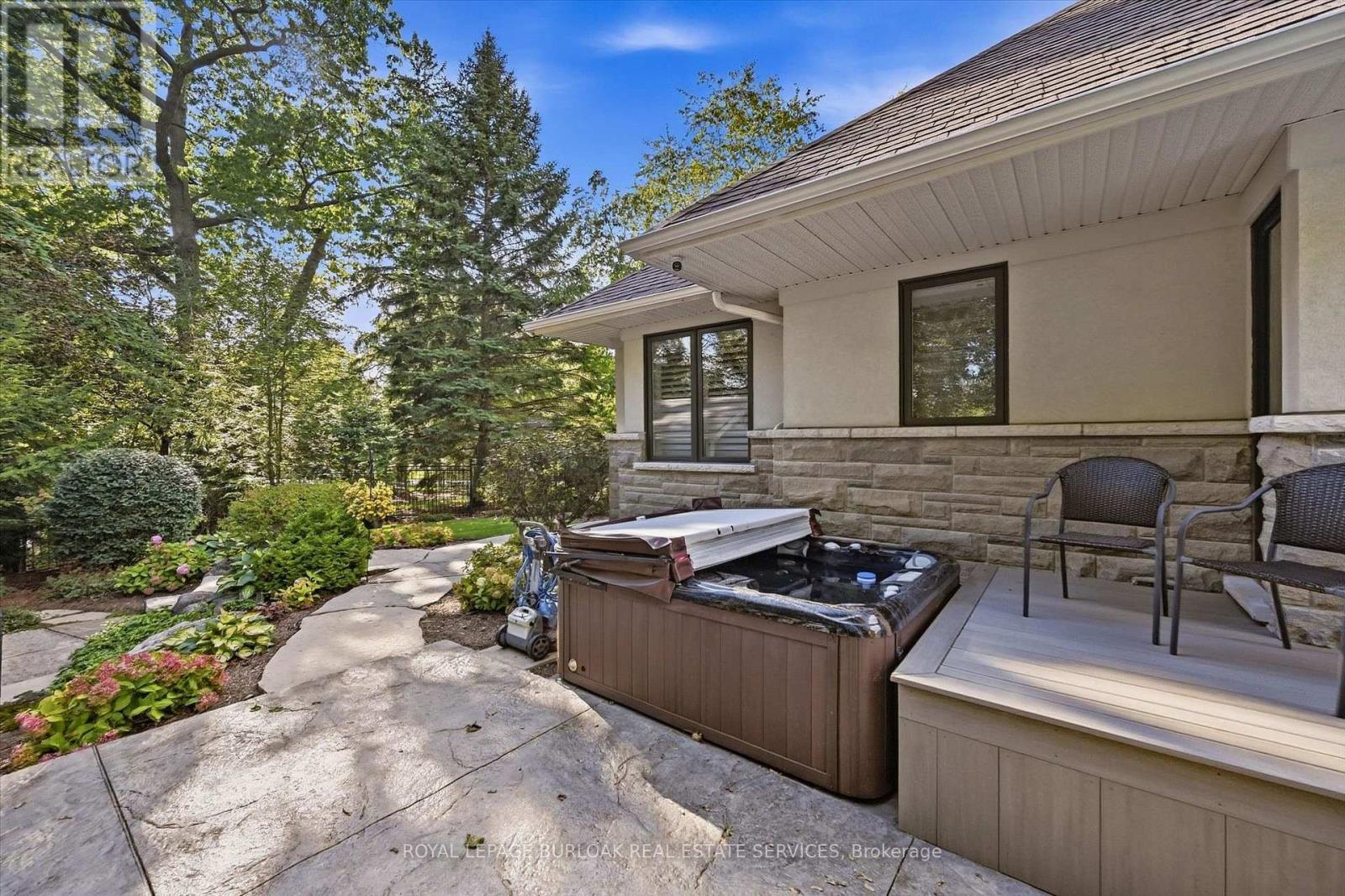 534 Ann Avenue, Burlington, Ontario  L7T 2S6 - Photo 44 - W13793434
