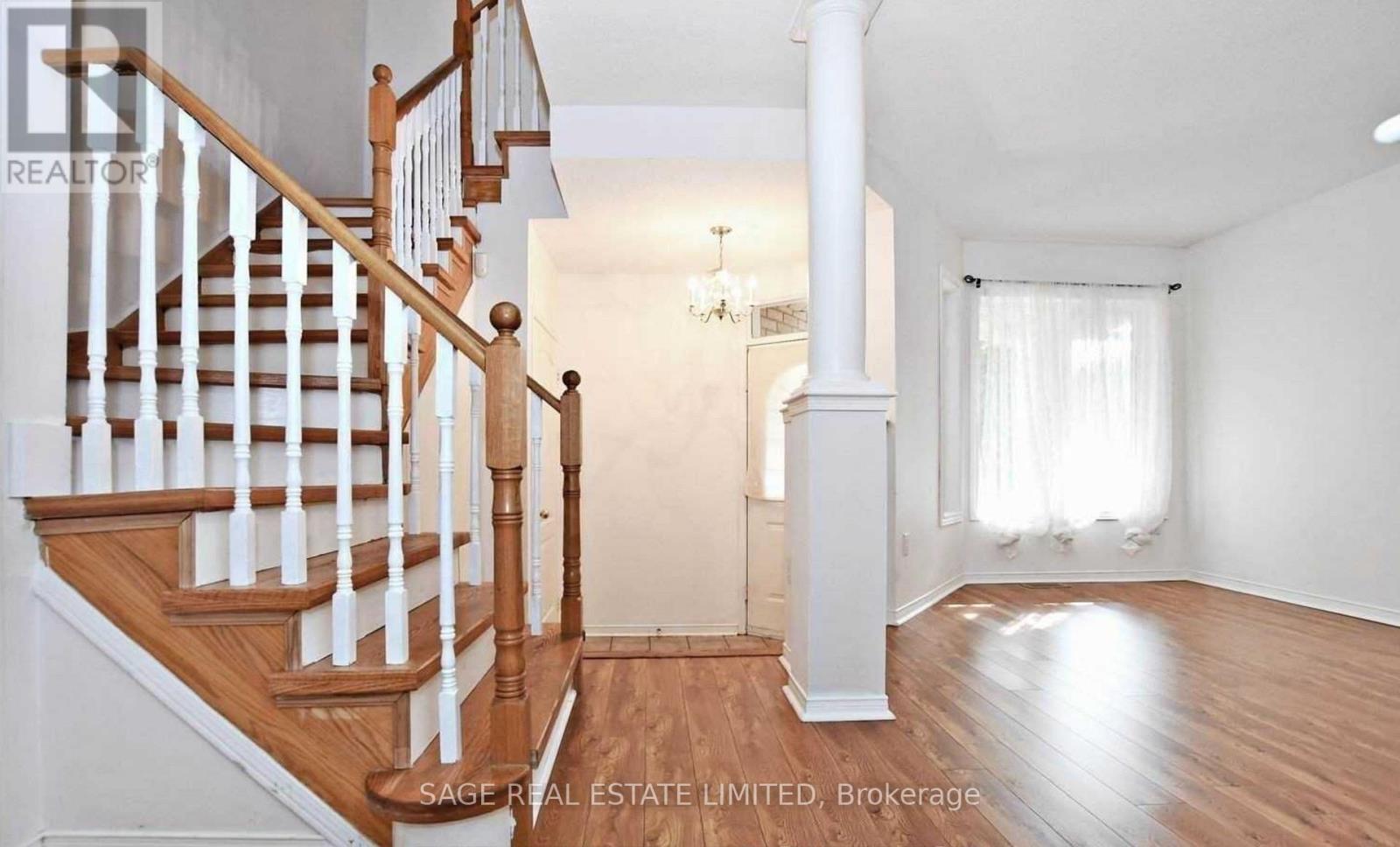113 - 833 Scollard Court E, Mississauga, Ontario  L5V 2B4 - Photo 3 - W13793474