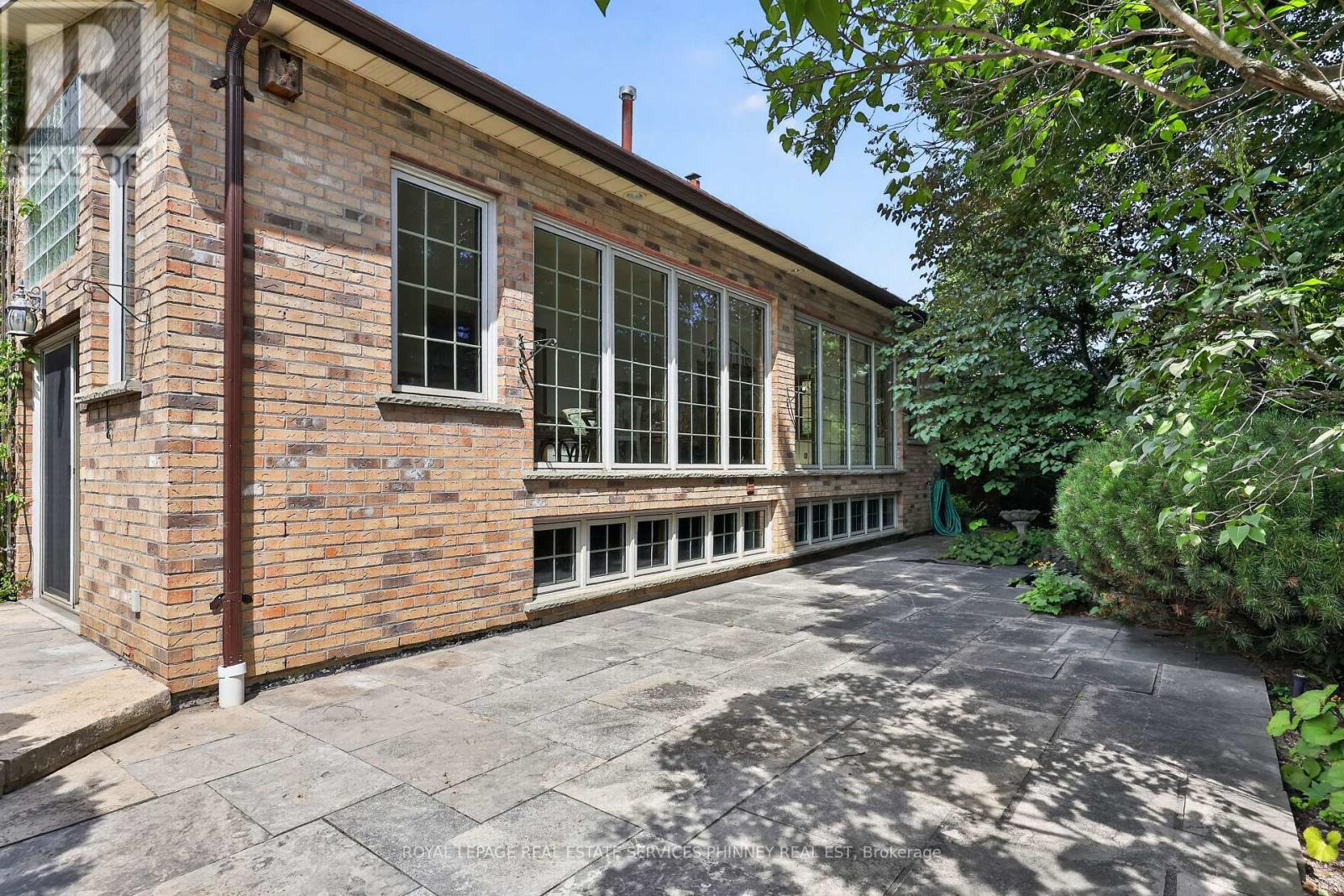 1682 Medallion Court, Mississauga, Ontario  L5J 4G1 - Photo 41 - W13793498