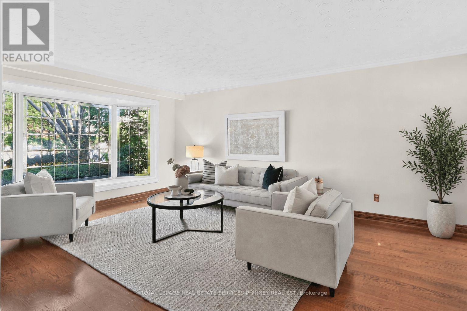 1682 Medallion Court, Mississauga, Ontario  L5J 4G1 - Photo 6 - W13793498