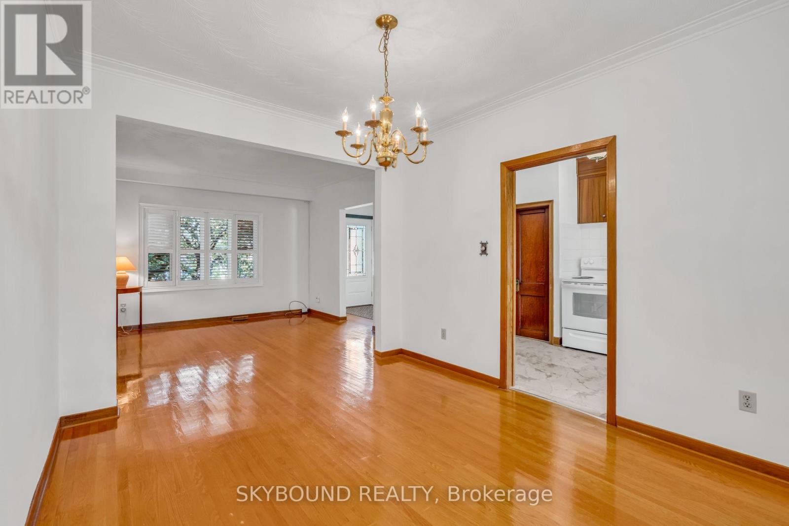 30 Woodmount Avenue, Toronto, Ontario  M4C 3X7 - Photo 9 - E13792832