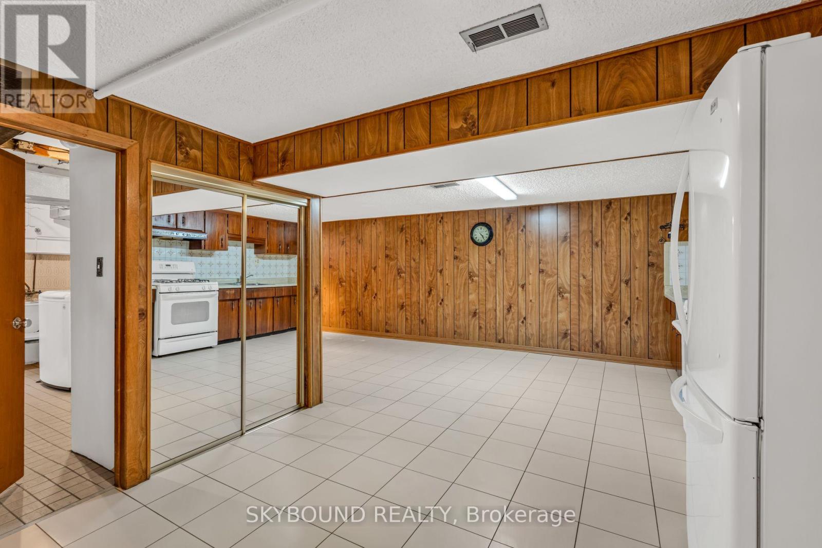 30 Woodmount Avenue, Toronto, Ontario  M4C 3X7 - Photo 24 - E13792832