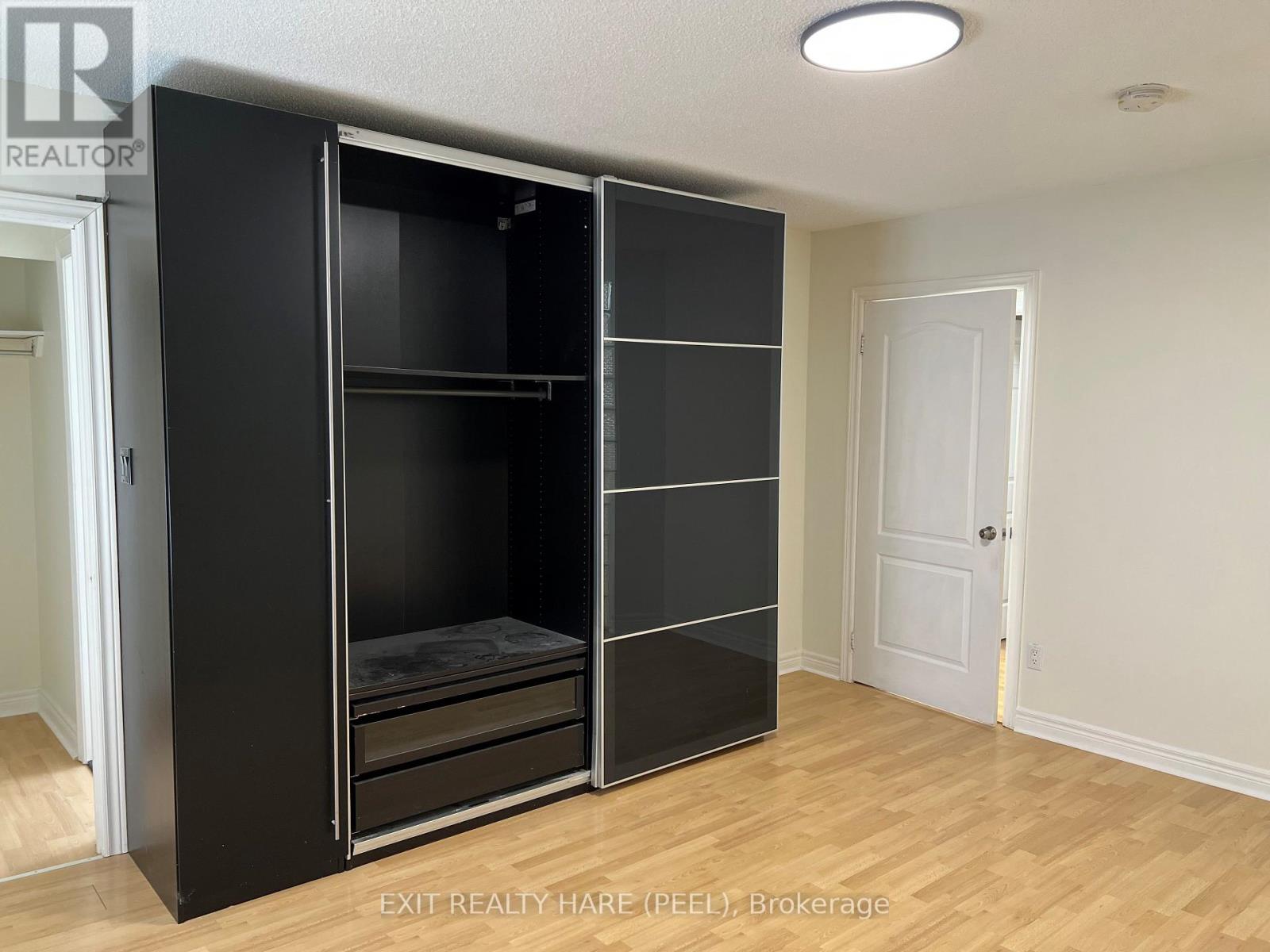7698 Kipling Avenue, Vaughan, Ontario  L4L 1Y6 - Photo 8 - N13753942