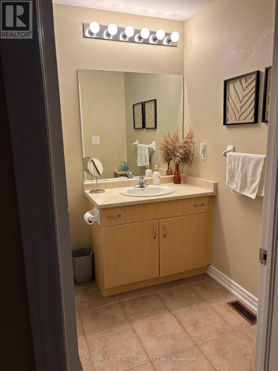 674 Rowley Common, Burlington, Ontario  L7L 0A5 - Photo 6 - W13789422