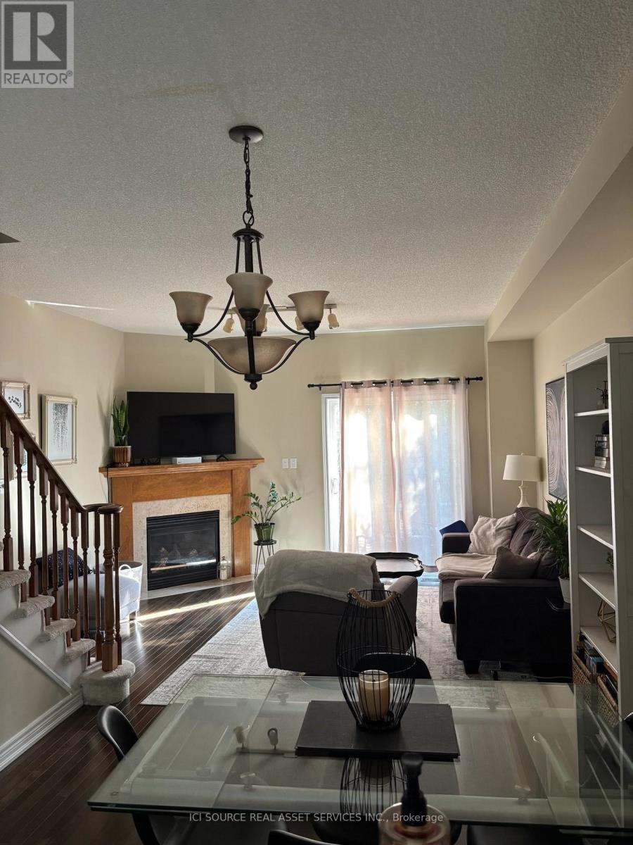 674 Rowley Common, Burlington, Ontario  L7L 0A5 - Photo 2 - W13789422
