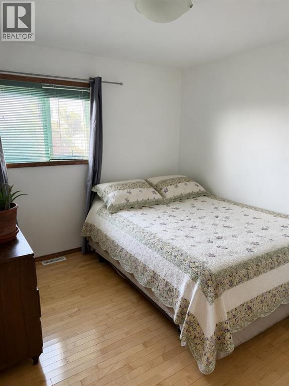 5204 51 Avenue photo 10