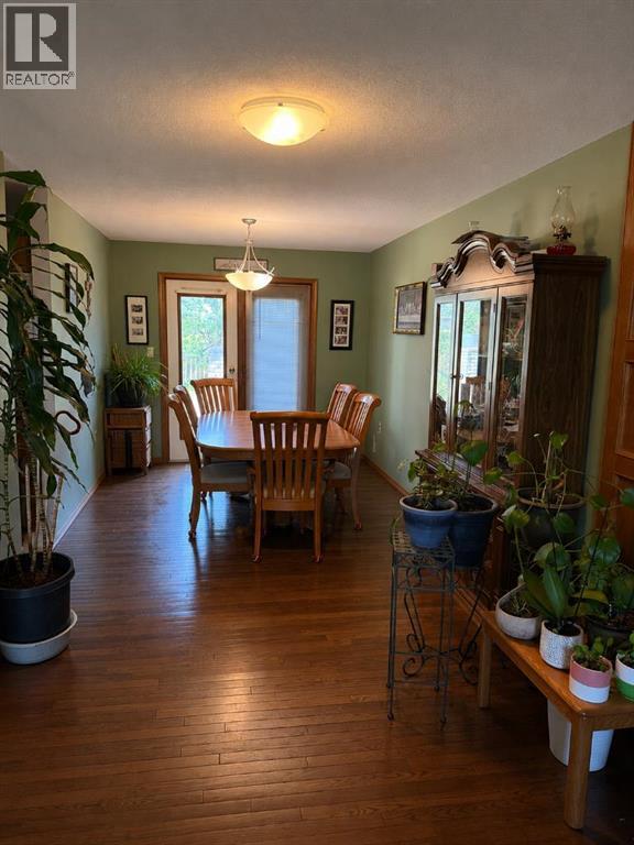 5204 51 Avenue photo 5