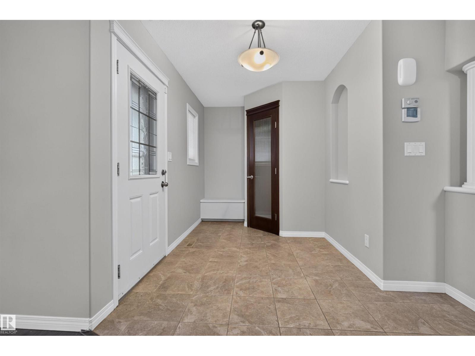 11910 93 St NW, Edmonton, Alberta  T5G 1E5 - Photo 4 - E4508975