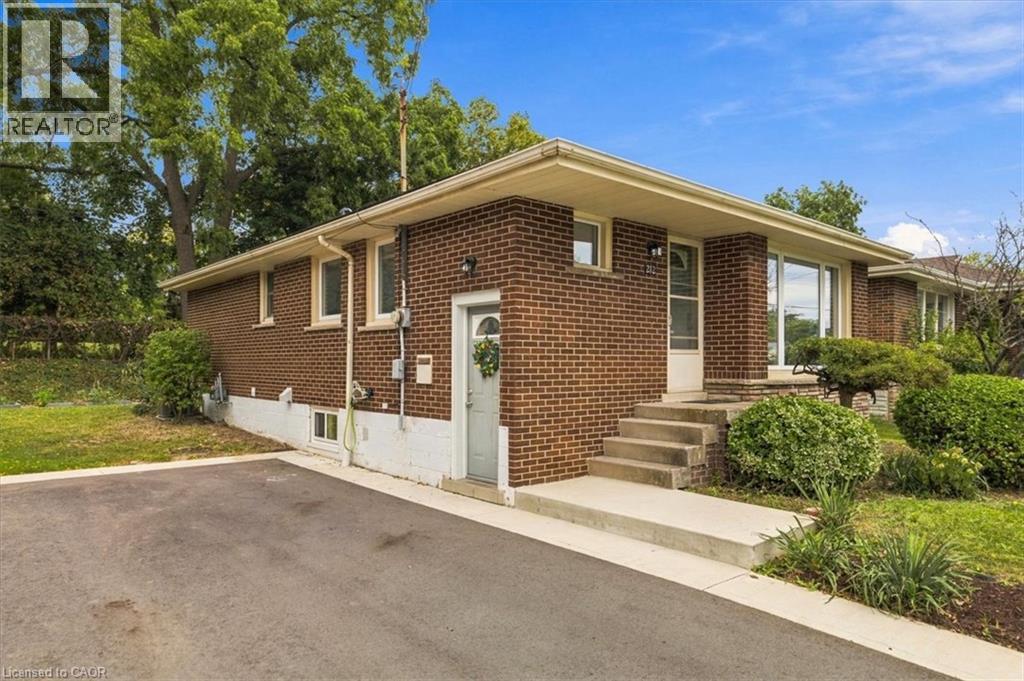 212 West 33rd Street, Hamilton, Ontario  L9C 5J5 - Photo 4 - 40863005