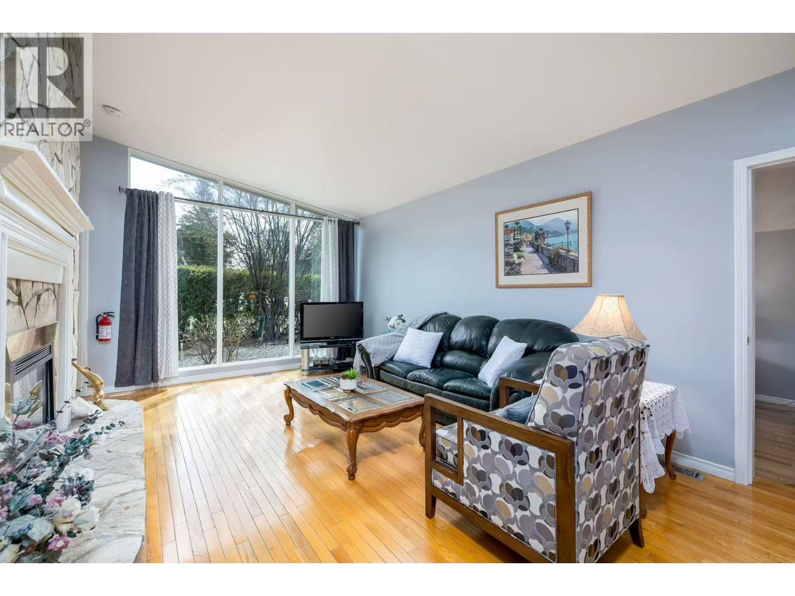 1201 Kelglen Crescent, Kelowna, British Columbia  V1Y 6K4 - Photo 5 - 10400900