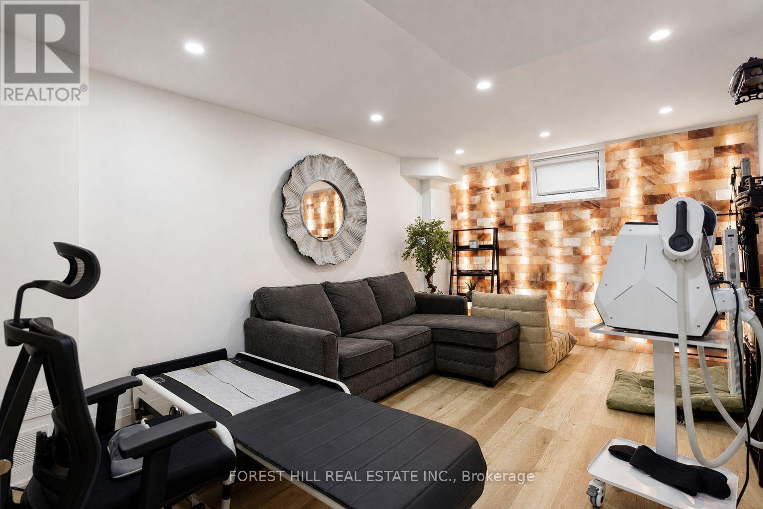 118 Pathlane Road, Richmond Hill, Ontario  L4B 4R1 - Photo 41 - N13706398