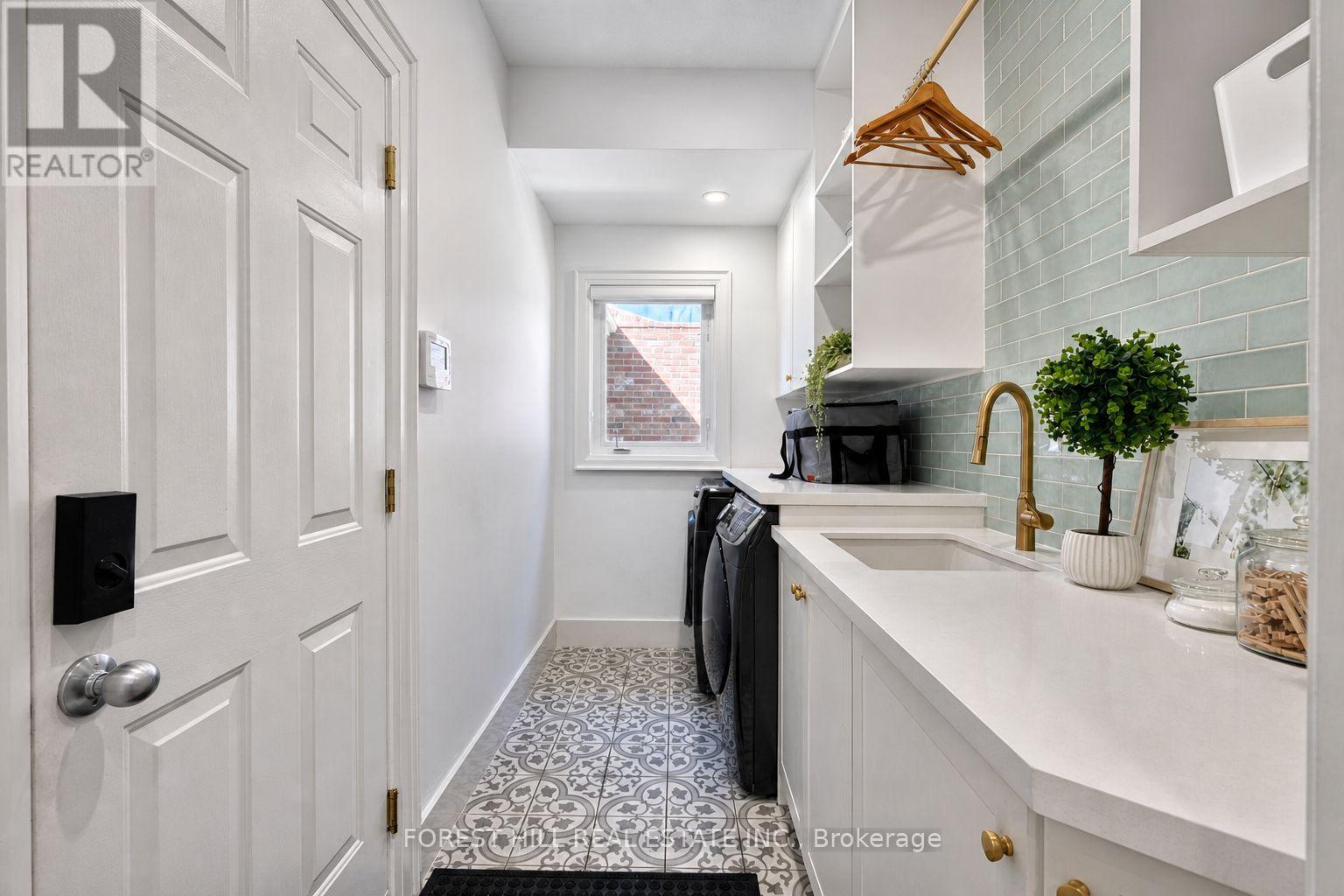 118 Pathlane Road, Richmond Hill, Ontario  L4B 4R1 - Photo 19 - N13706398