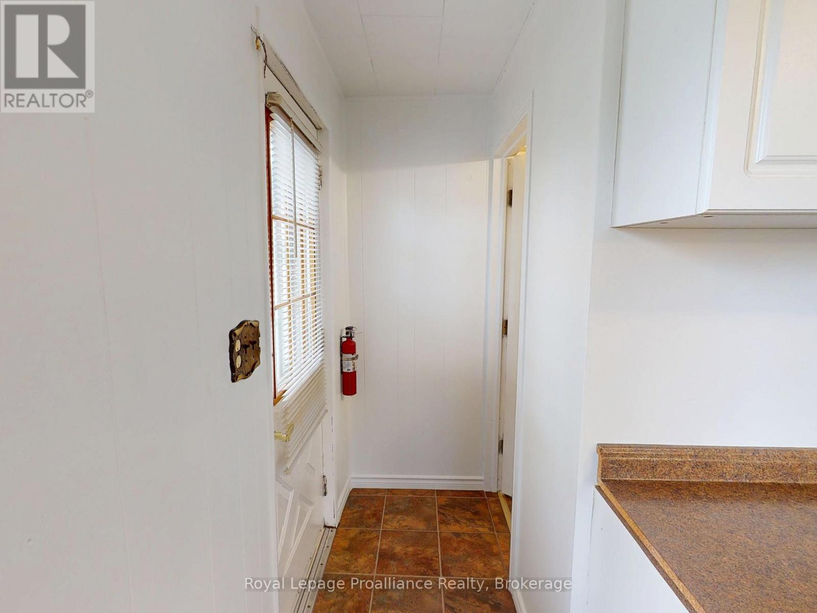 14 Pearl Street, Belleville (Belleville Ward), Ontario  K8N 4X2 - Photo 19 - X13793534