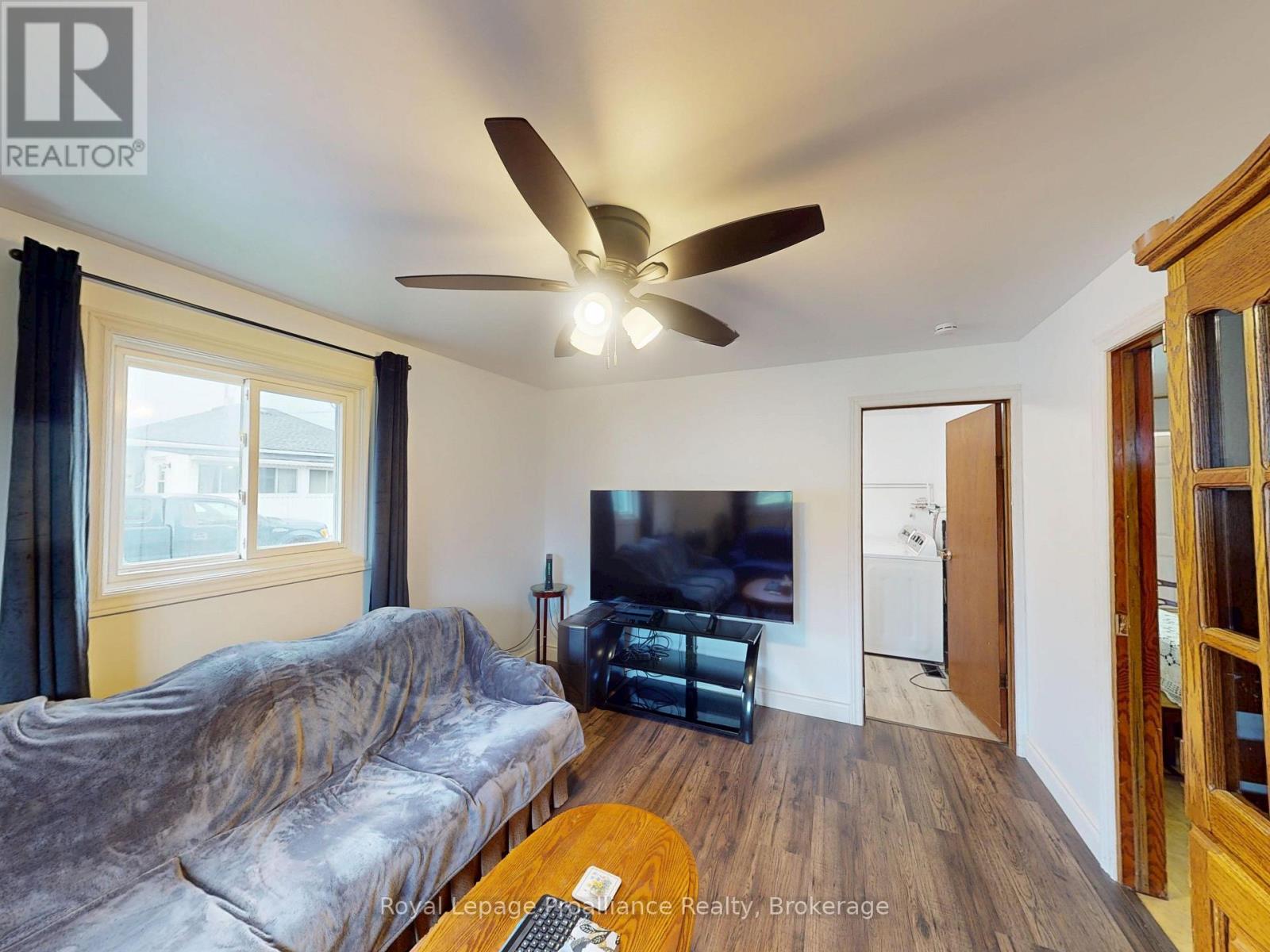 14 Pearl Street, Belleville (Belleville Ward), Ontario  K8N 4X2 - Photo 4 - X13793534