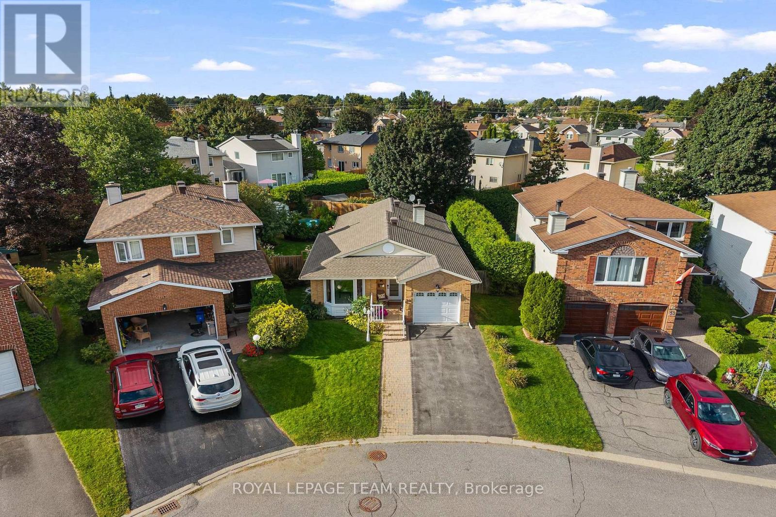 20 Pickwick Drive, Ottawa, Ontario  K2J 3H7 - Photo 2 - X13793516